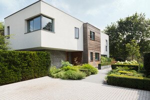 Immobilienwert Erhöhen - Eigentumshaus mit gepflegter Außenanlage