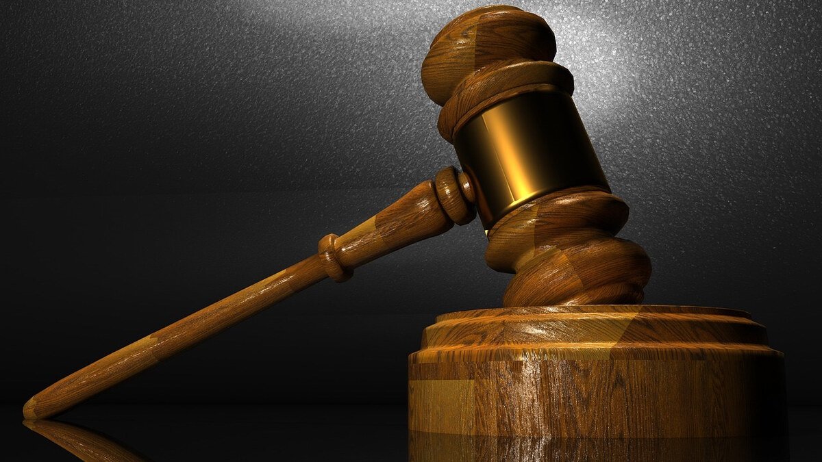 NieÃbrauch und Mieteigentum NieÃbrauch und Mieteigentum - Richterhammer, Justizsymbol, Gesetz und Recht
